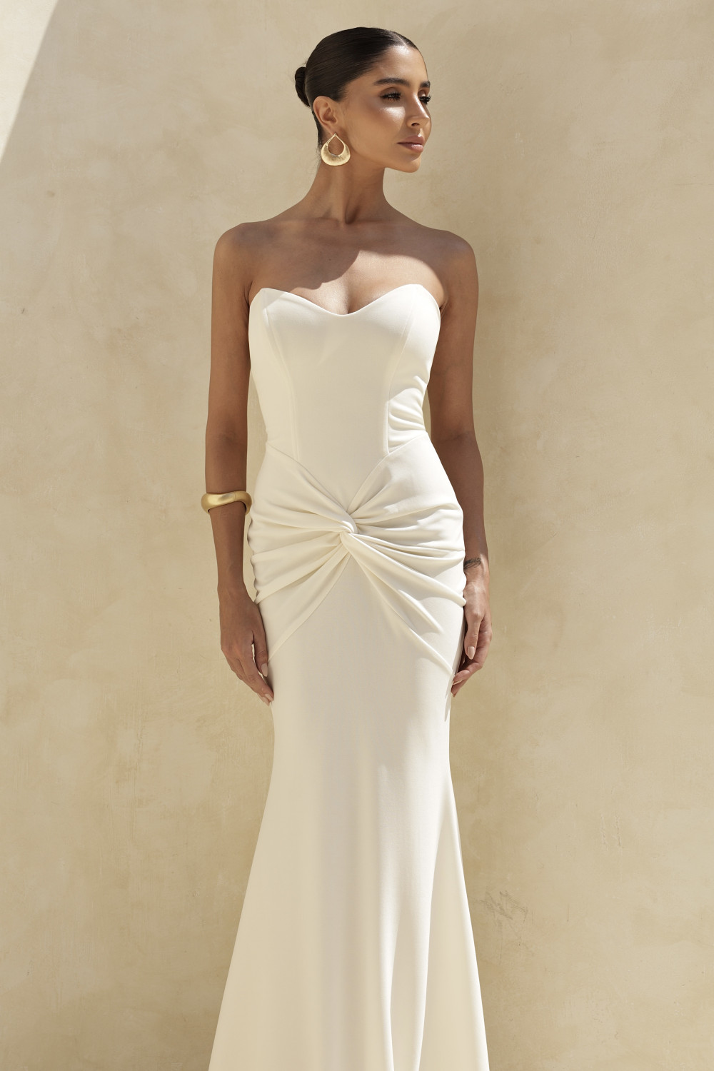 VESTIDO LONGO BARBATANA T.Q.C. TORCIDO - OFF WHITE