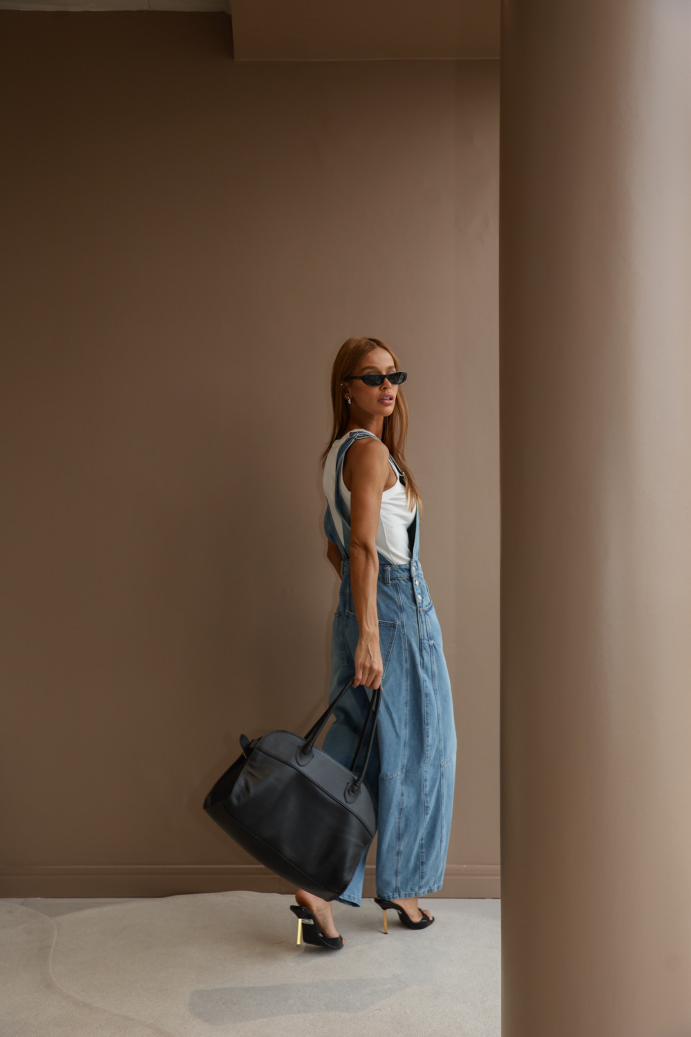 JARDINEIRA JEANS BOTÕES VIVIANE - AZUL JEANS