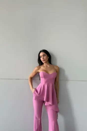 CONJUNTO BLUSA ASSIMÉTRICA BABADO - ROSA