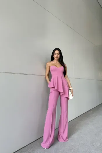 CONJUNTO BLUSA ASSIMÉTRICA BABADO - ROSA