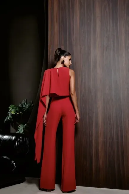 CONJUNTO ALFAIATARIA CALÇA E BLUSA ASSIMÉTRICA - VERMELHO