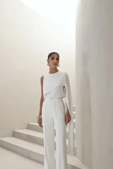 CONJUNTO ALFAIATARIA CALÇA E BLUSA ASSIMÉTRICA - OFF WHITE