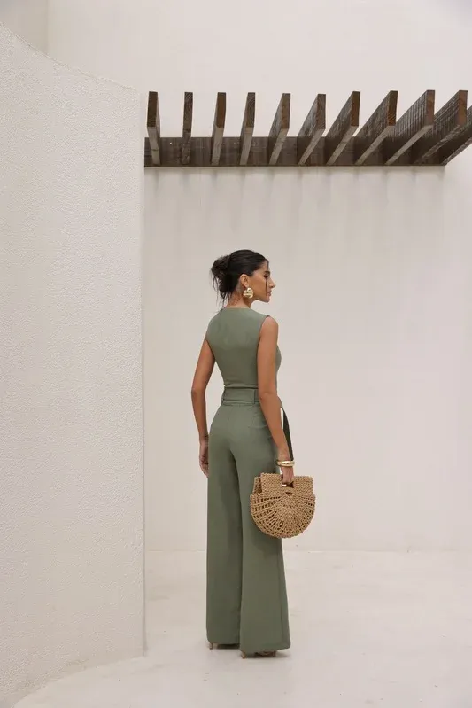 MACACÃO COM FIVELA DOURADA - VERDE OLIVA