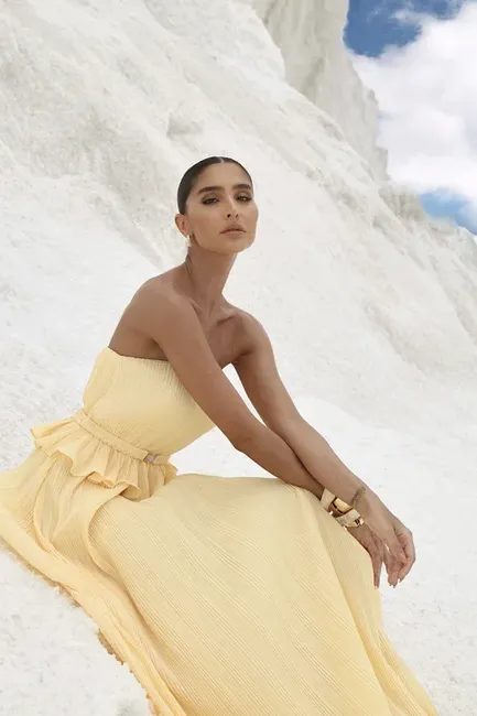 VESTIDO LONGO CREPE PLISSADO MALDIVAS - CAMOMILA